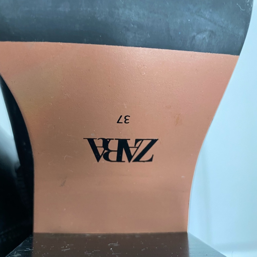 Zara black boots - Picture 3 of 7